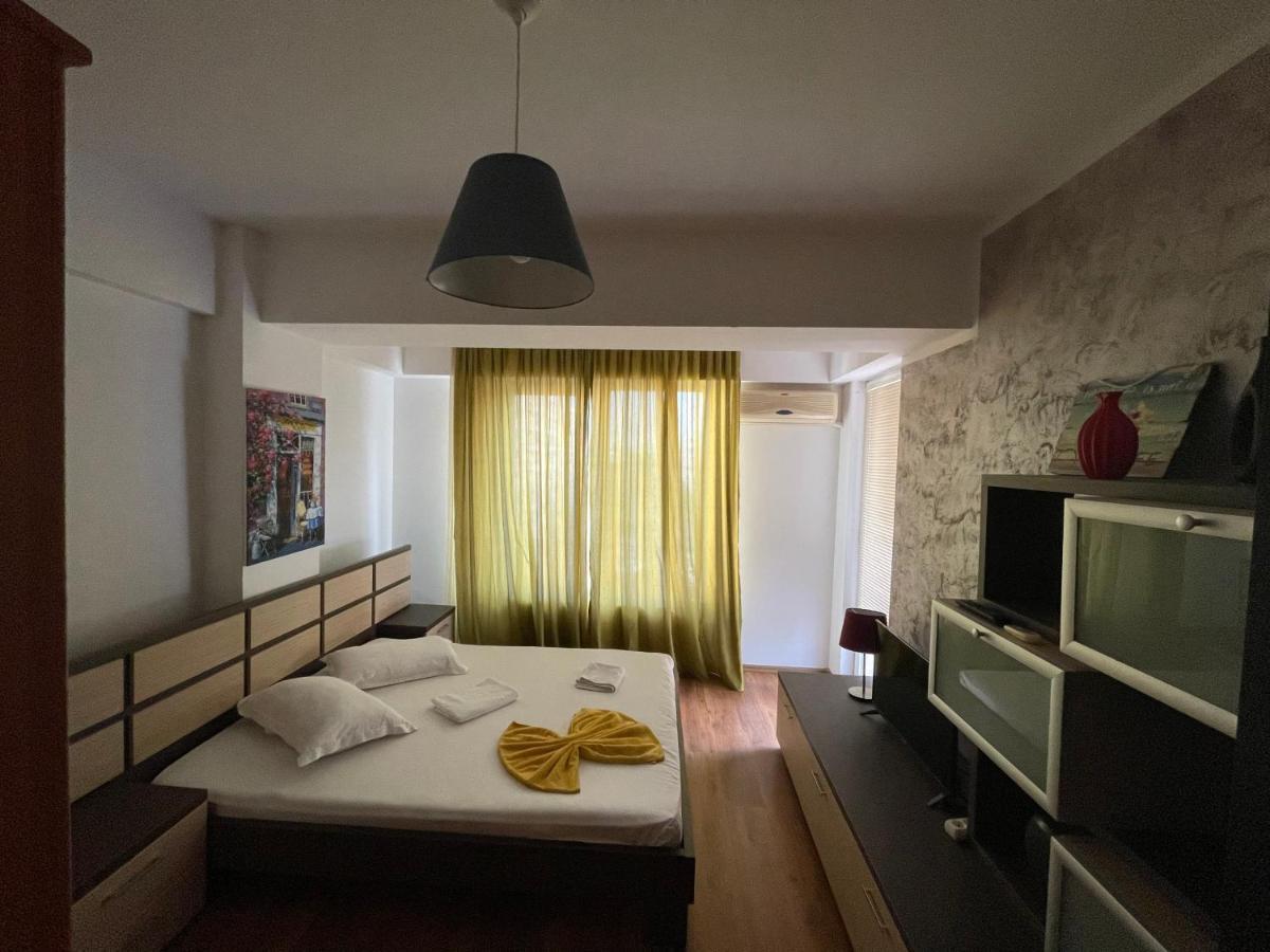 3 Summerland Mamaia